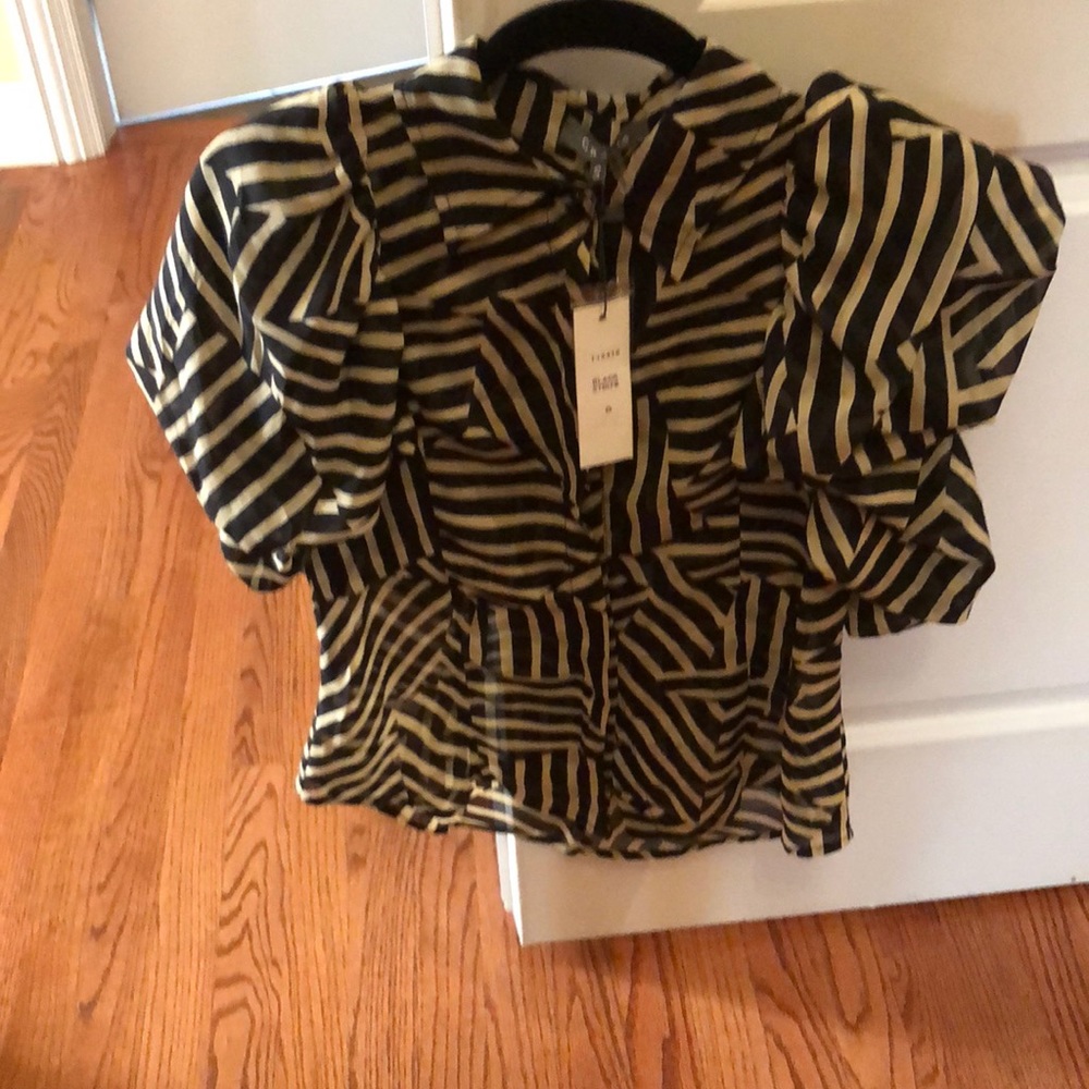 Layers sleeve button front top